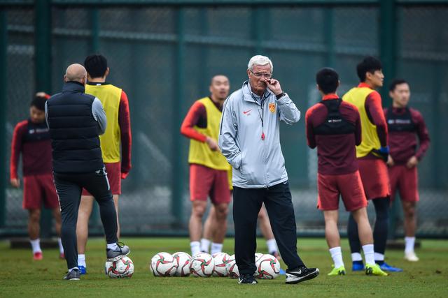 时隔4年还是2-0 法国队一样的比分 不同的取胜逻辑